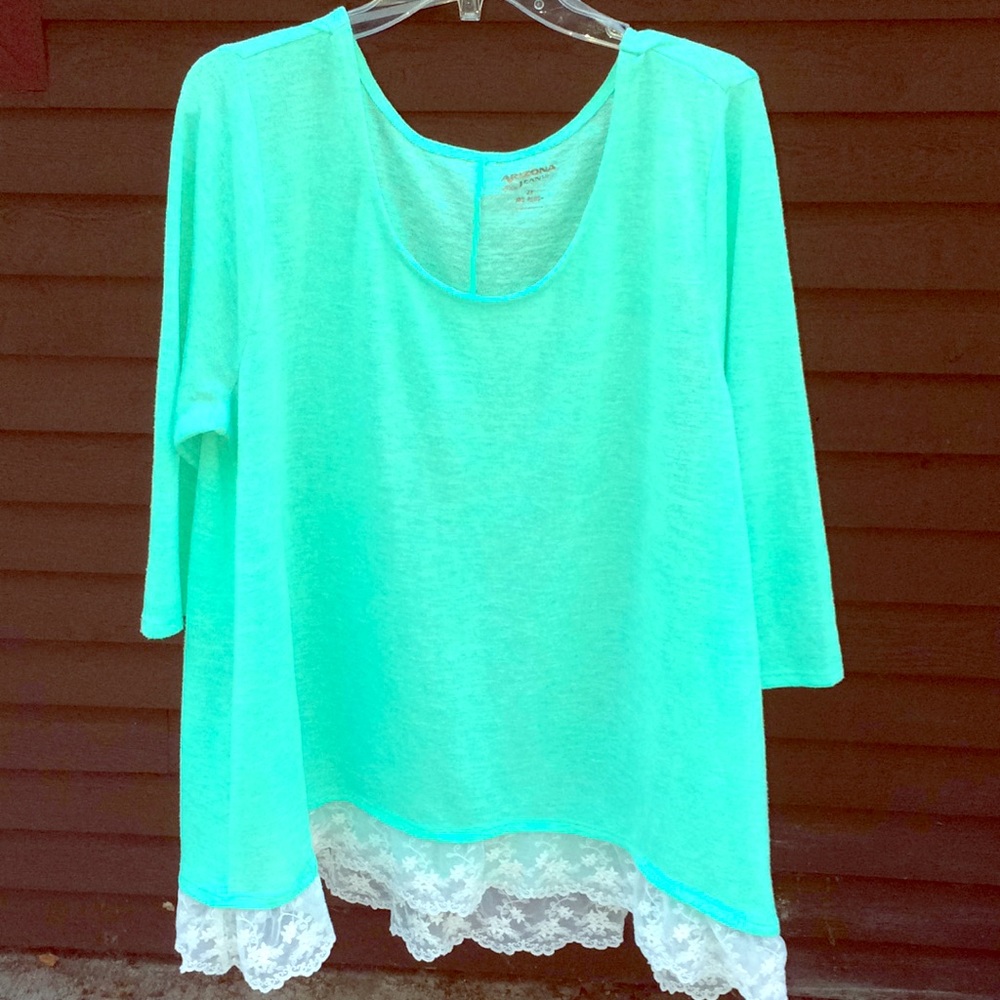 Lightweight Arizona Jean Co. Top